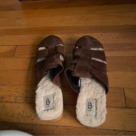 UGG Brown Leather Fisherman Mules Sandals Comfortable Clogs Shearling sz 11 - Picture 7 of 12